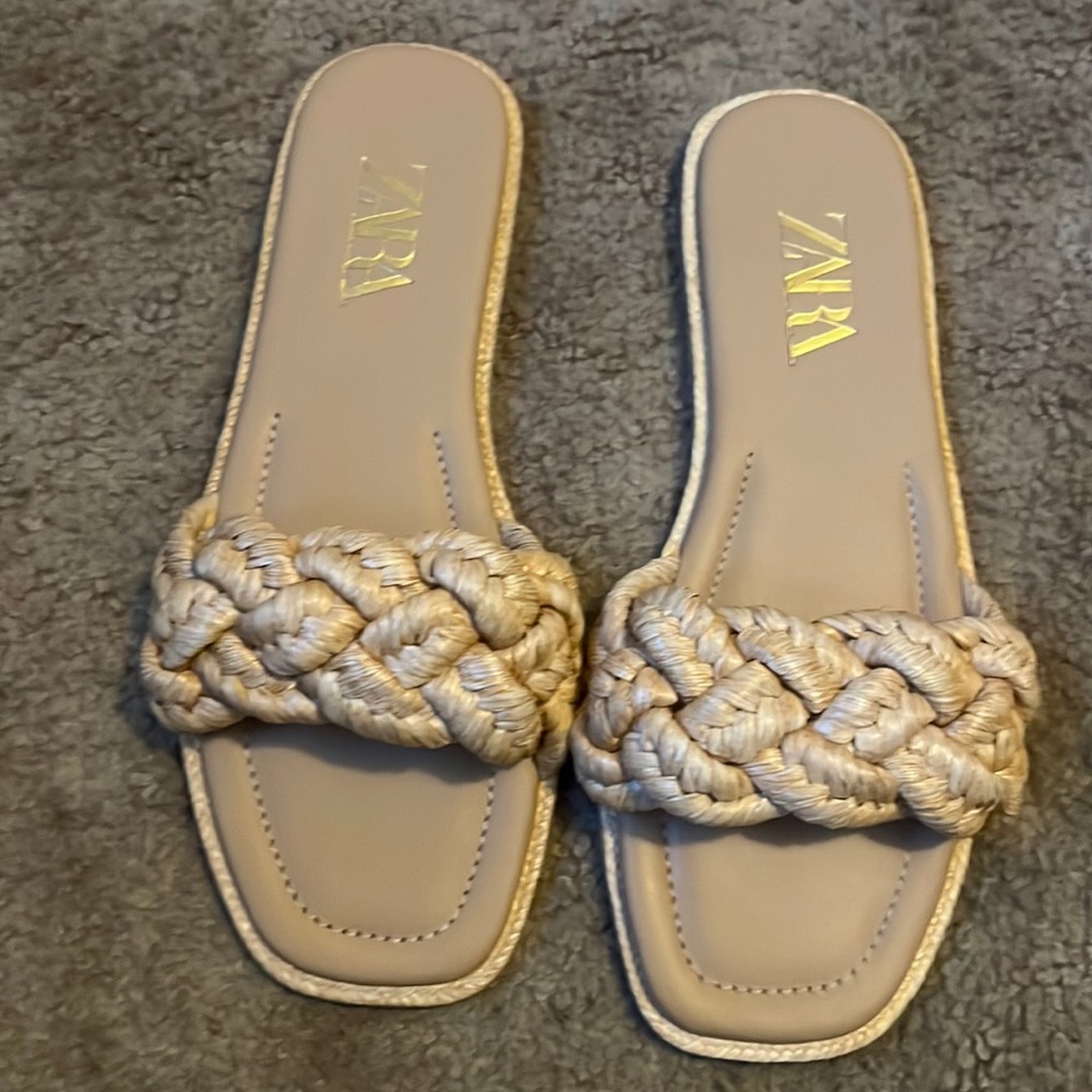 Zara Slides